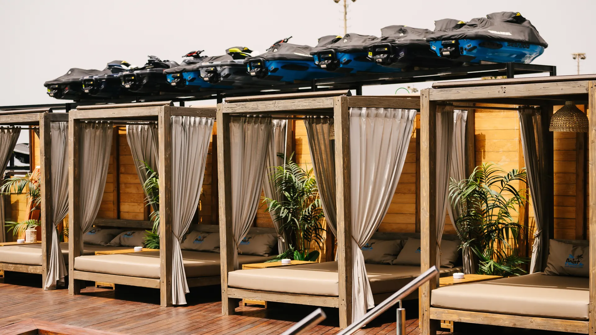 Cabañas VIP junto a la piscina en Marbella